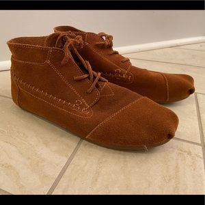 Toms suede moccasin  bootie sz 8